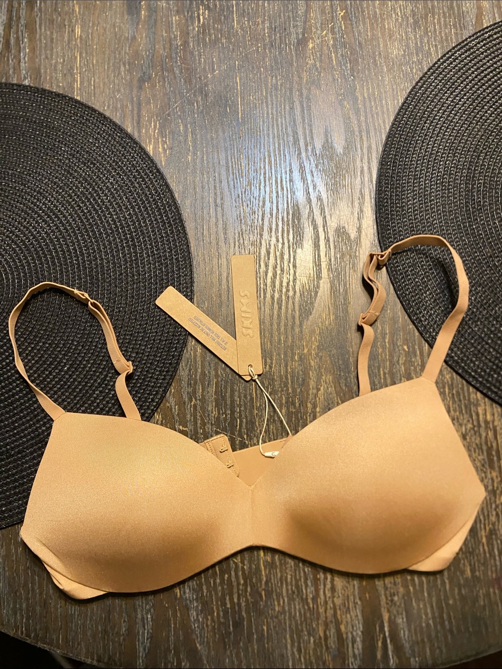 SKIMS wireless form push up plunge bra ochre 32A NWT creases pad